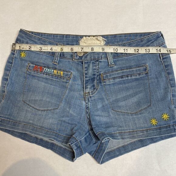 Altar’d State Embroidered Jean Shorts - Size 26(3) - Picture 9 of 10